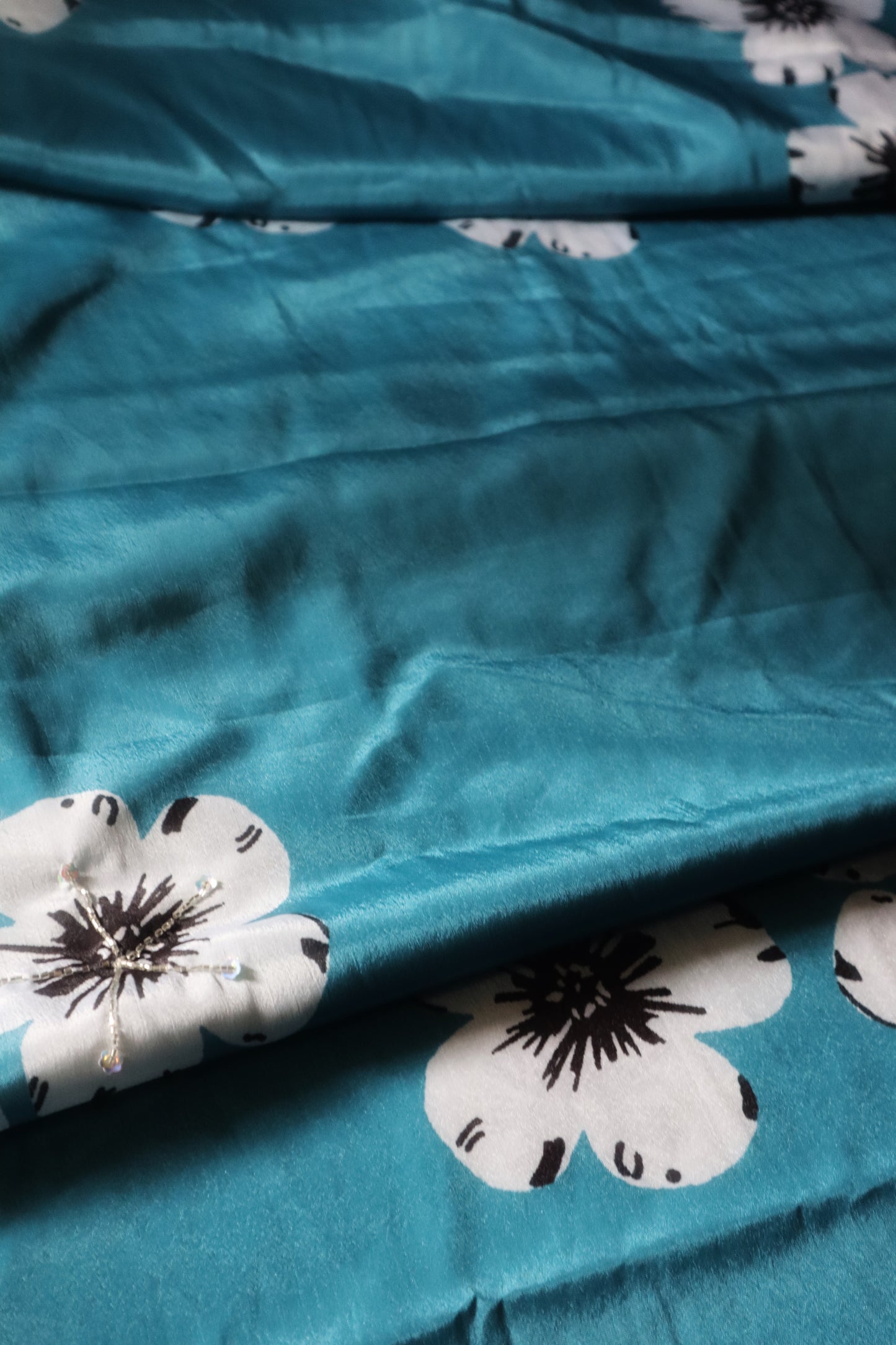 Bluebell Bloom – Satin Organza Saree with Floral Motifs