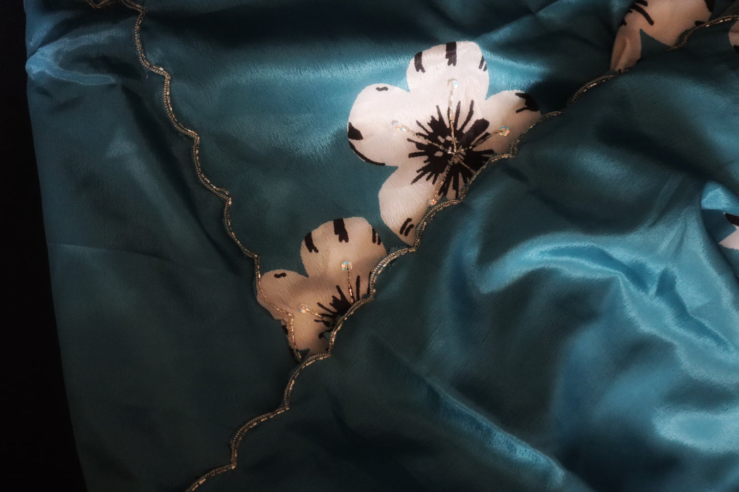 Bluebell Bloom – Satin Organza Saree with Floral Motifs