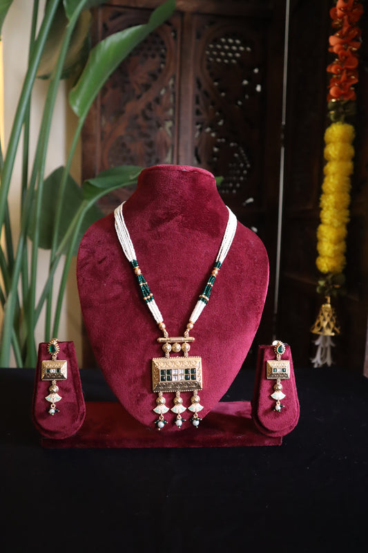 Tanishka Tribal Mirror Set