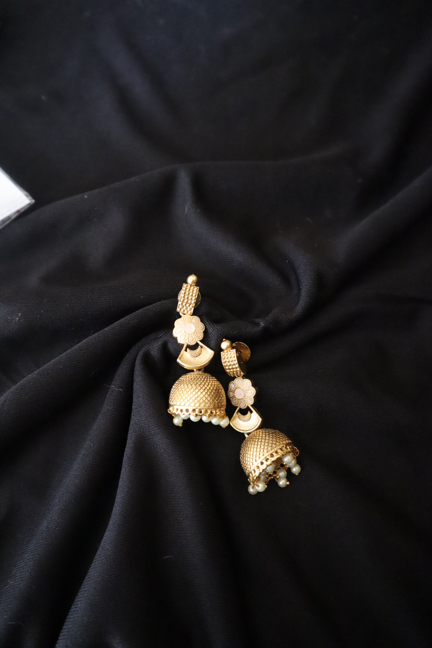 Padmika – Mirror & Pearl Bridal Statement Set