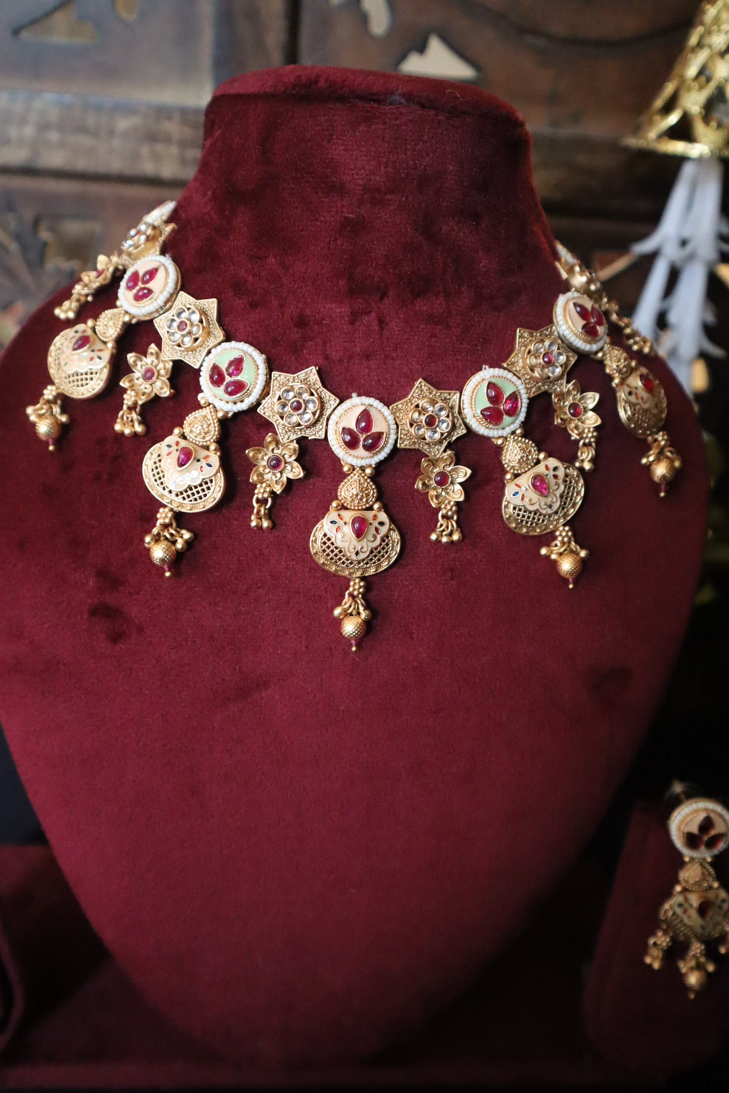 Gulnaar – Hand-Painted Meenakari Heritage Necklace Set