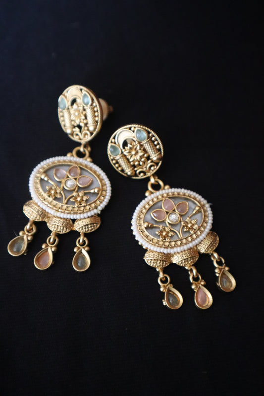 Noor Jhumka – Antique Gold Charm